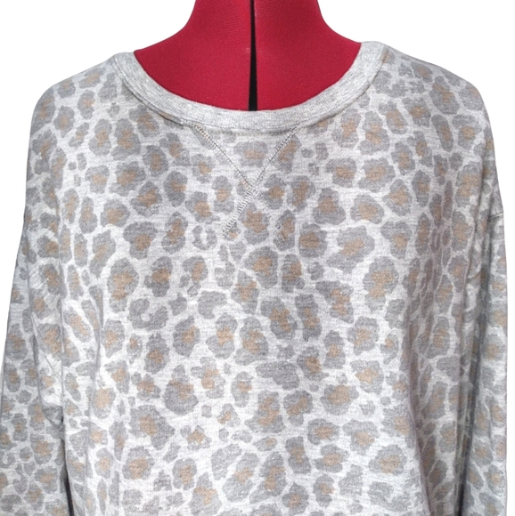 Colsie Leopard Cheetah Print Grey Cropped Oversized Loungewear Sweatshirt Large - Picture 6 of 11